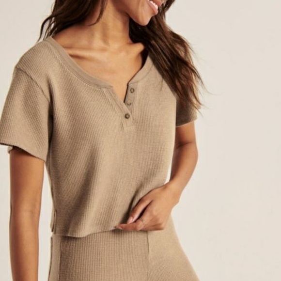Abercrombie & Fitch Waffle Henley Crop Lounge Top - Picture 1 of 8